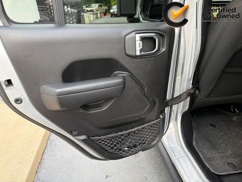 Certified 2023 Jeep Gladiator Sport AWD/4WD image 39