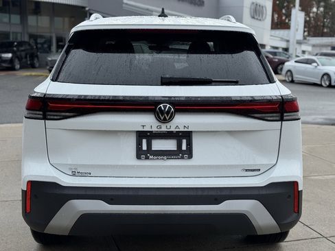 New 2026 Volkswagen Tiguan SE image 10