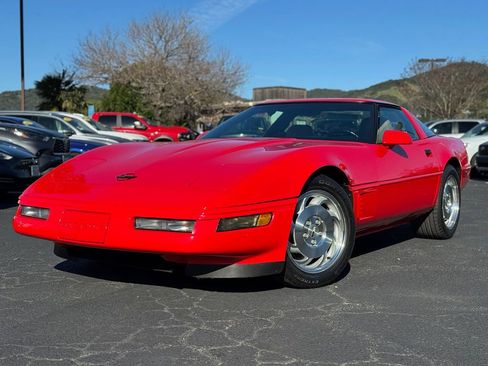 Used 1996 Chevrolet Corvette Coupe image 2