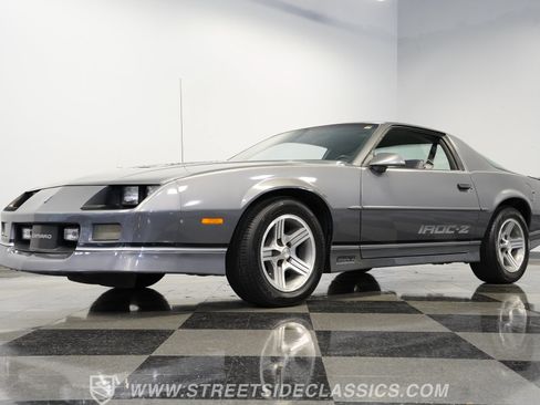 Used 1988 Chevrolet Camaro IROC-Z RWD image 22