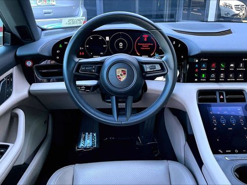 Used 2023 Porsche Taycan image 5