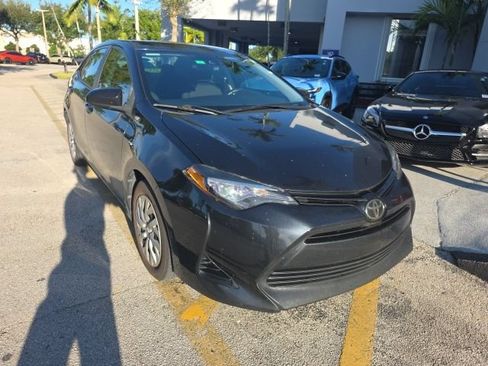 Used 2017 Toyota Corolla LE FWD image 3