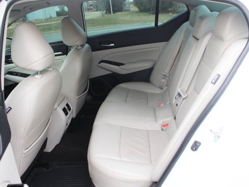 Used 2022 Nissan Altima 2.5 Platinum image 39