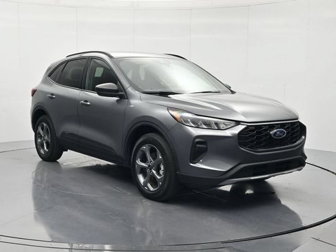 Certified 2025 Ford Escape ST-Line AWD/4WD image 3