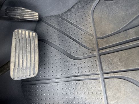 Used 2024 Chevrolet Suburban LT w/ Luxury Package image 16