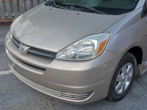 Used 2005 Toyota Sienna LE w/ Assistance Pkg 2 FWD image 5