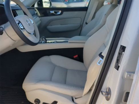 Certified 2025 Volvo XC60 T8 Core w/ Protection Package Premier image 15