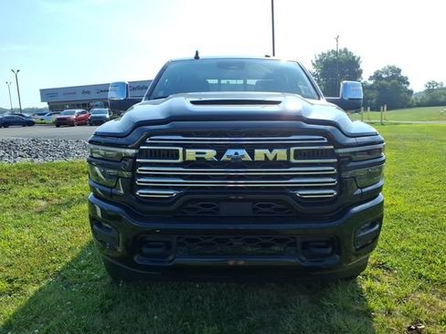 New 2026 RAM 2500 Laramie AWD/4WD image 2
