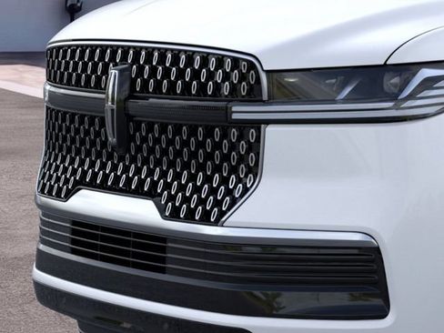 New 2026 Lincoln Navigator Reserve AWD/4WD image 17