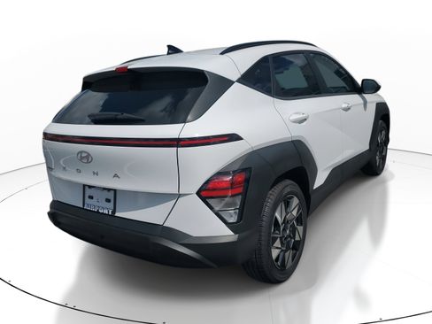 Used 2025 Hyundai Kona SEL image 4