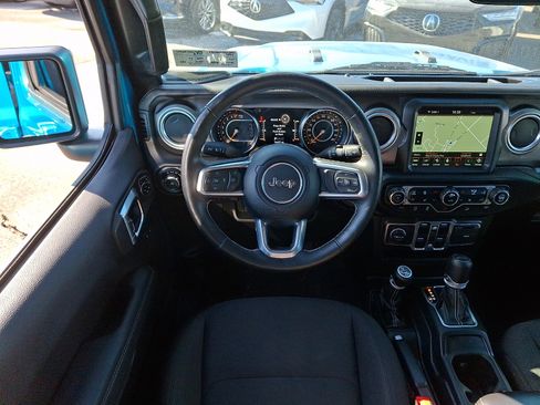 Used 2020 Jeep Wrangler Unlimited Sahara AWD/4WD image 11