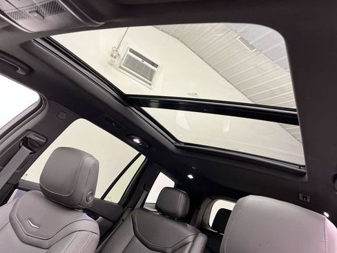 Certified 2023 Cadillac XT6 Premium Luxury w/ Technology Package AWD/4WD image 7