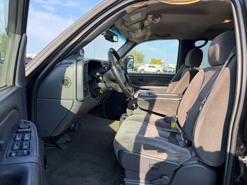 Used 2006 Chevrolet Silverado 2500 LT w/ Heavy-Duty Power Package AWD/4WD image 19