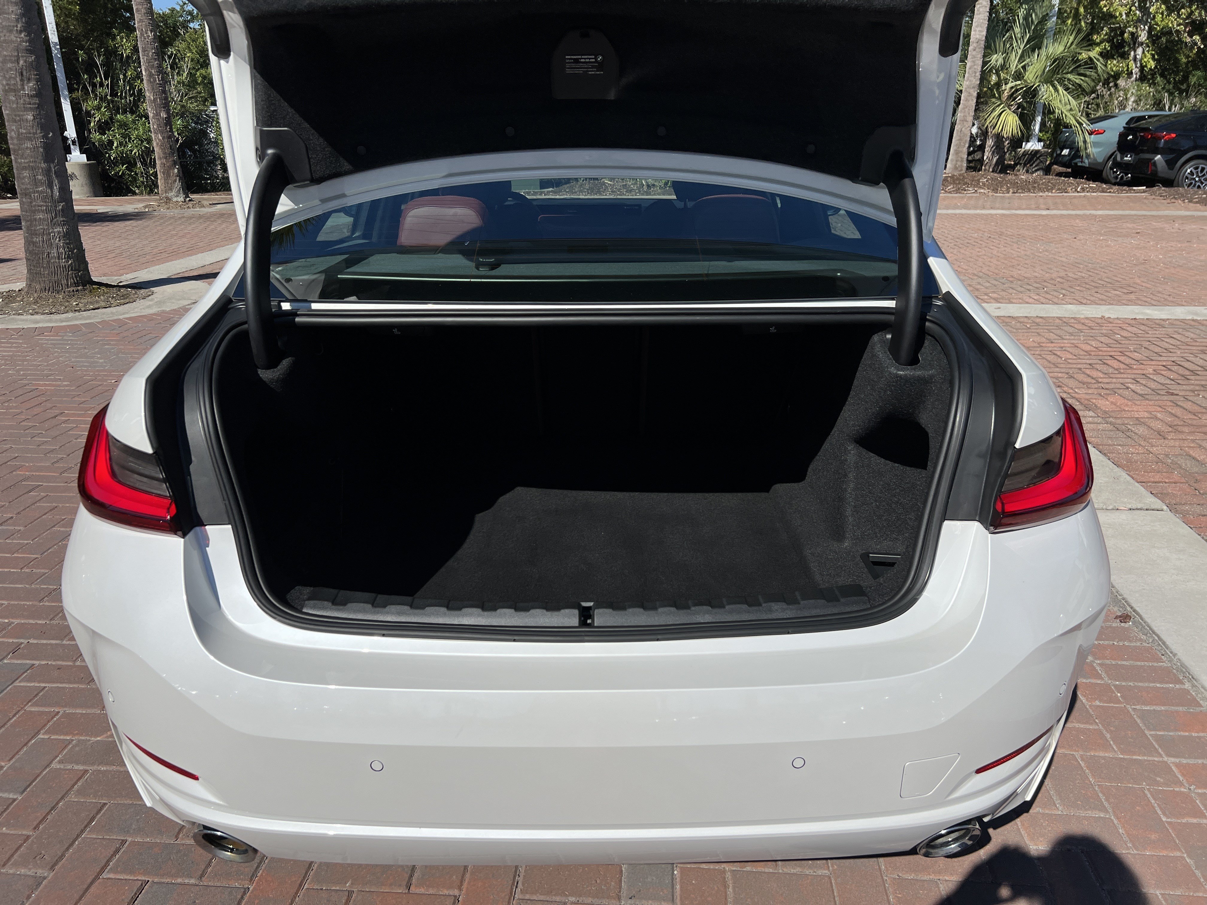 Certified 2025 BMW 330i Sedan RWD image 32