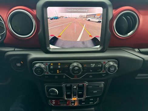 Used 2023 Jeep Gladiator Rubicon w/ Cold Weather Group image 19