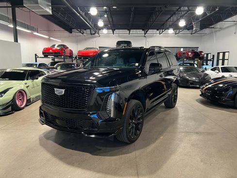 Used 2026 Cadillac Escalade V w/ LPO, ONYX Package image 7