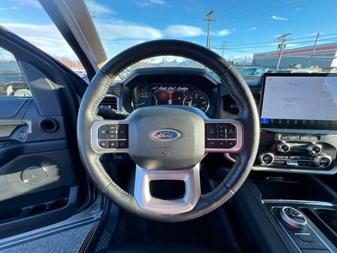 Used 2024 Ford Expedition Max XLT image 14