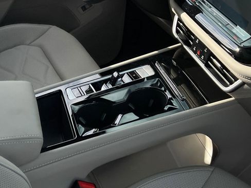 New 2026 Volkswagen Atlas SE image 11