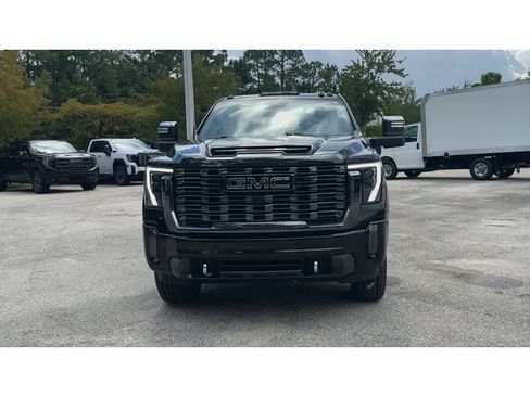 Certified 2024 GMC Sierra 2500 Denali Ultimate AWD/4WD image 3