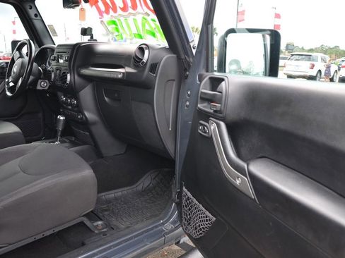 Used 2018 Jeep Wrangler Unlimited Sport S image 17