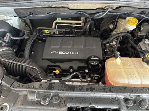 Used 2019 Chevrolet Trax LT w/ Driver Confidence Package image 3