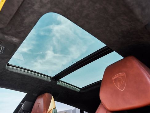 Used 2023 Lamborghini Urus S image 50