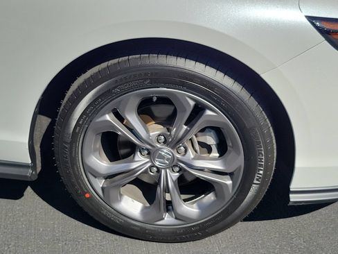 Certified 2023 Honda Accord EX image 6