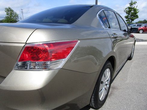 Used 2009 Honda Accord LX image 8