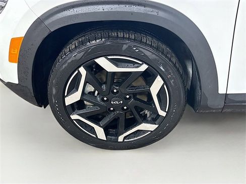 Used 2024 Kia Seltos SX image 10