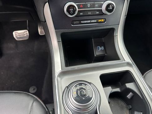 Used 2022 Ford Edge ST-Line image 21