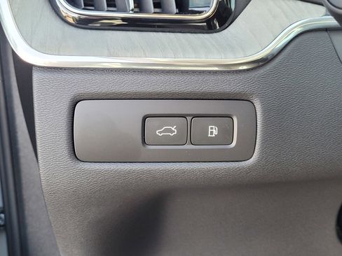 Certified 2025 Volvo XC60 T8 Plus w/ Protection Package Premier image 16