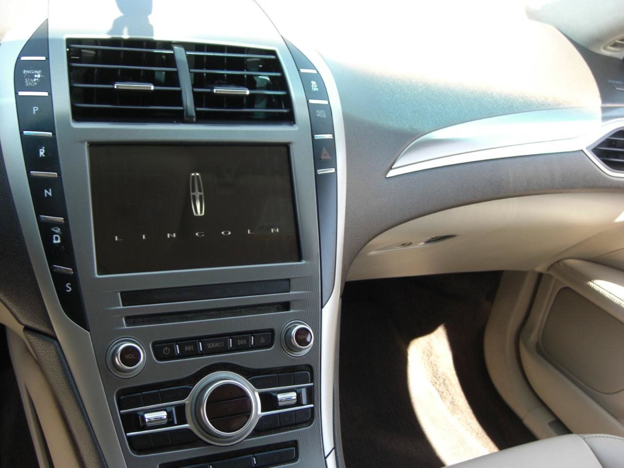 Used 2018 Lincoln MKZ Premiere w/ Magnetic Appearance Package FWD image 8