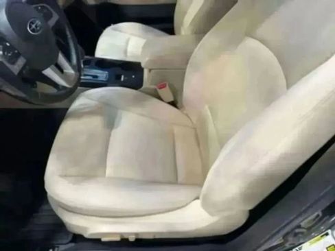 Used 2016 Subaru Legacy 2.5i Premium image 23
