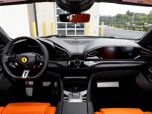 Used 2025 Ferrari Purosangue AWD/4WD image 32