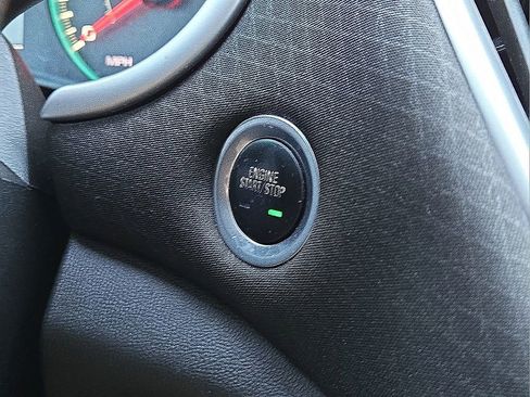 Used 2024 Chevrolet Malibu RS image 31