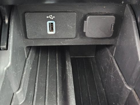 Used 2018 Ford Explorer Platinum image 29