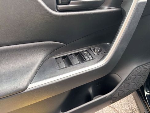 Used 2025 Toyota RAV4 LE image 20