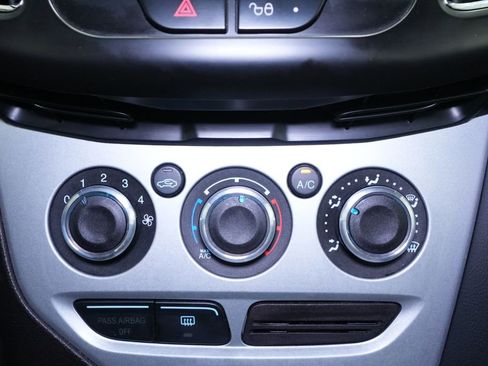 Used 2014 Ford Focus SE FWD image 26