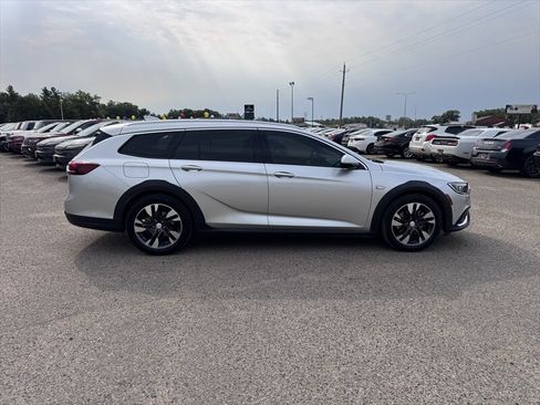 Used 2019 Buick Regal Preferred AWD/4WD image 5