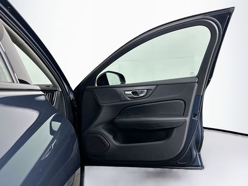 Used 2024 Volvo S60 B5 Core FWD image 31