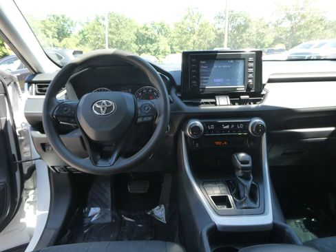 Used 2021 Toyota RAV4 XLE AWD/4WD image 13