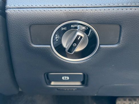 Used 2014 Mercedes-Benz SL 550 image 21