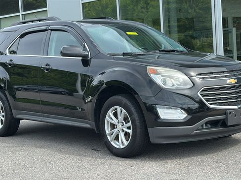 Used 2017 Chevrolet Equinox LT w/ Convenience Package AWD/4WD image 2