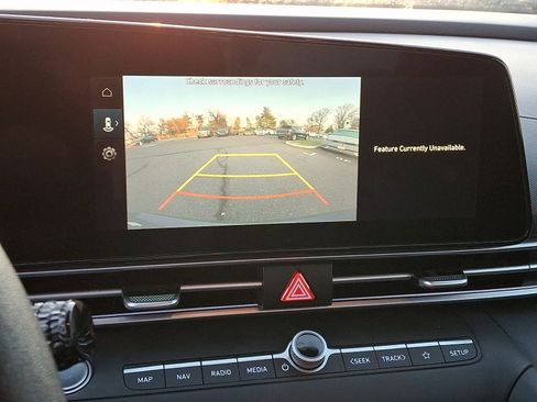 Certified 2024 Hyundai Elantra SEL image 19