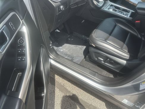 Used 2023 Ford Explorer XLT w/ Equipment Group 202A image 11