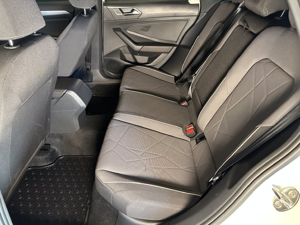 Used 2025 Volkswagen Jetta Sport FWD image 21