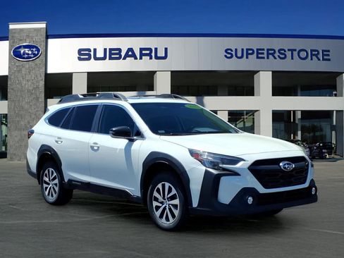 Used 2025 Subaru Outback Premium AWD/4WD image 1