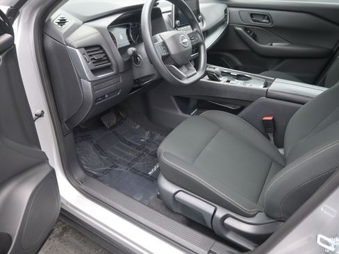 Certified 2025 Nissan Rogue S image 12