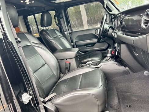Used 2021 Jeep Wrangler Unlimited Sahara image 11