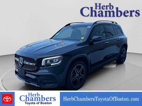 Used 2022 Mercedes-Benz GLB 250 4MATIC image 10